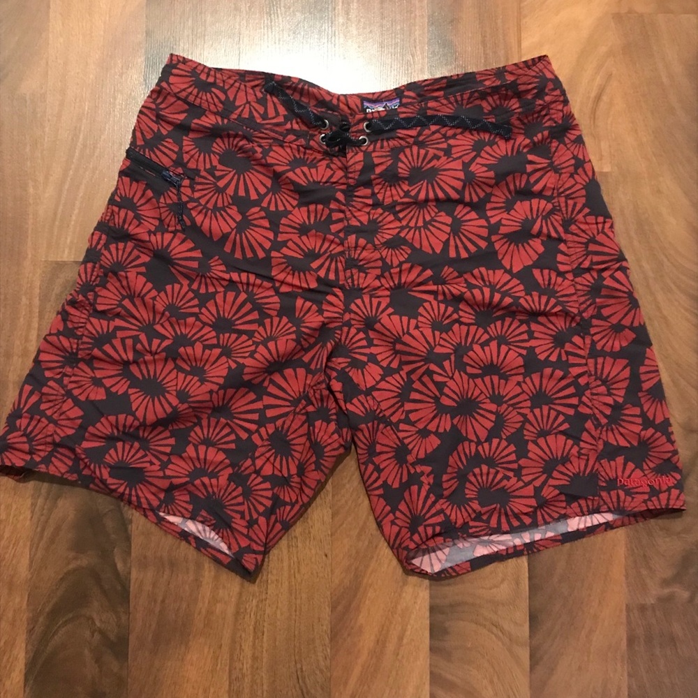 Patagonia Boardshorts Men’s size 34
